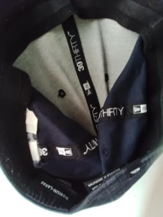 Gorra New Era azul y naranja