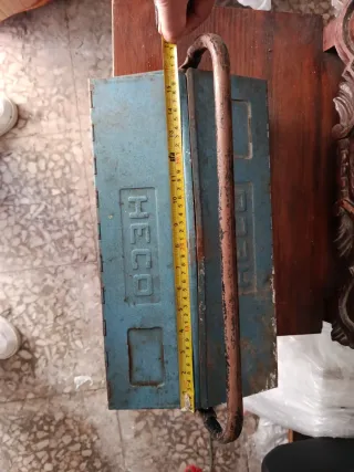 Caja de herramientas HECO antigua