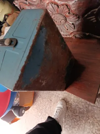 Caja de herramientas HECO antigua