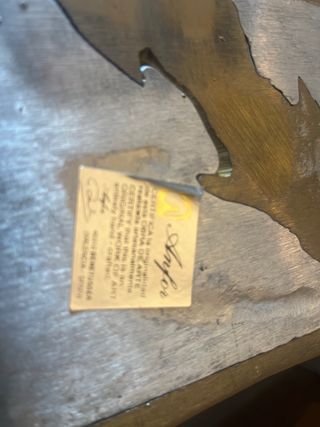 Reloj Brutalista Metal y Dorado