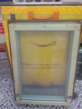 Puerta de nevera antigua de madera