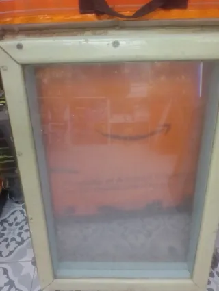 Puerta de nevera antigua de madera