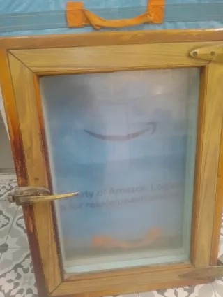 Puerta de nevera antigua de madera