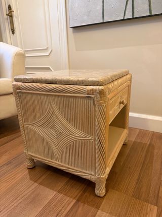 Mesita auxiliar ratán