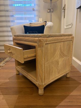 Mesita auxiliar ratán