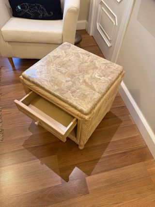 Mesita auxiliar ratán