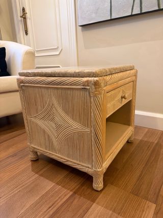 Mesita auxiliar ratán