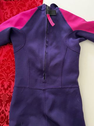 Neopreno niña OLAIAN morado y fucsia tlla 8 años