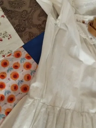 Enagua de niña blanca con volantes