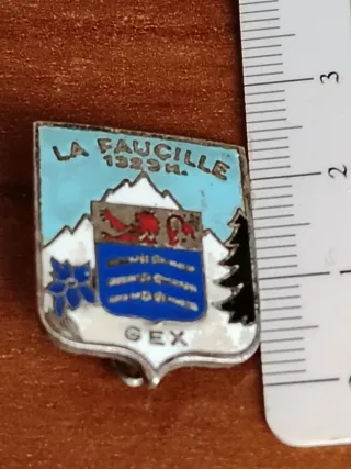 Insignia esmaltada La Faucille Gex montaña y esqui
