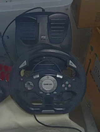 Volante GAMEWARE PS3 con pedales