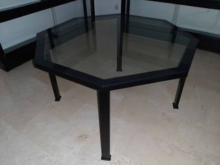 Mesa hexagonal cristal y metal negra