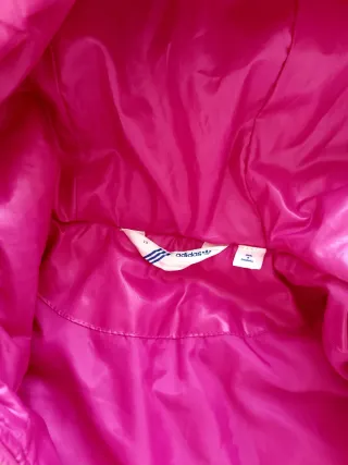 Plumífero Adidas rosa con capucha