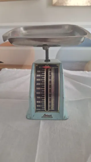 Balanza de cocina antigua Bernar