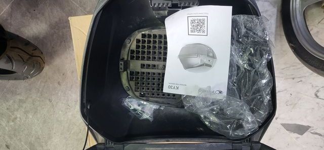 Baúl KY30 Negro y Rojo