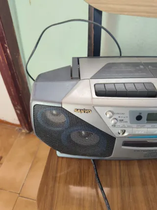 Radio Cassette Sanyo CD Front Loading