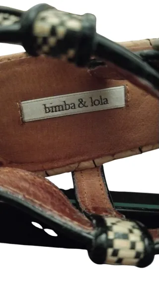 Sandalias Bimba y Lola Beige/Negro