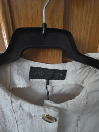 Chaleco Zara Peplum Beige