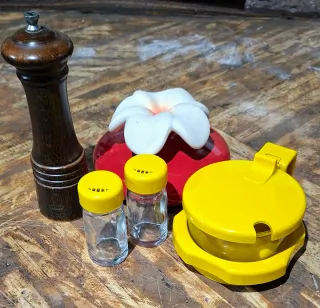 Set accessori cucina: macinapepe, saliere