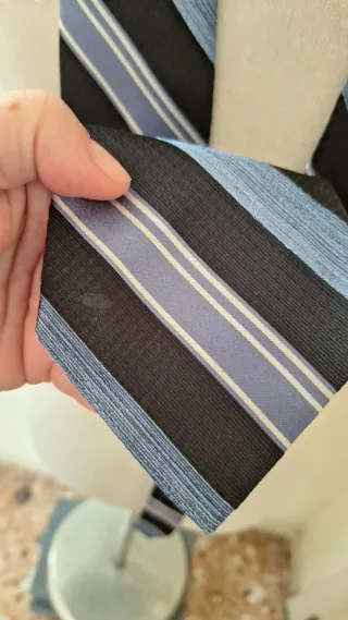 Corbata Valentino Garavani Rayas