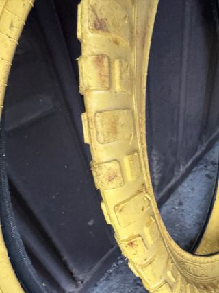 Coppia Copertoni BMX/Cross 20x2.125 Rossi/Gialli