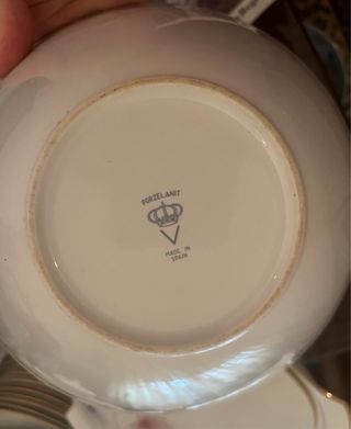 Antigua vajilla de porcelana