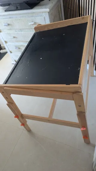 Escritorio infantil madera y negro