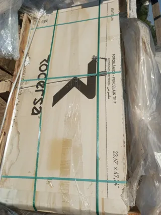 Palets de azulejos porcelánicos Rocersa