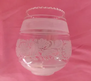 Lámpara de cristal antigua decorada