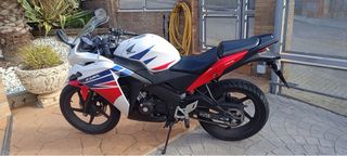 Honda CBR 125 R (2016) - moto A1