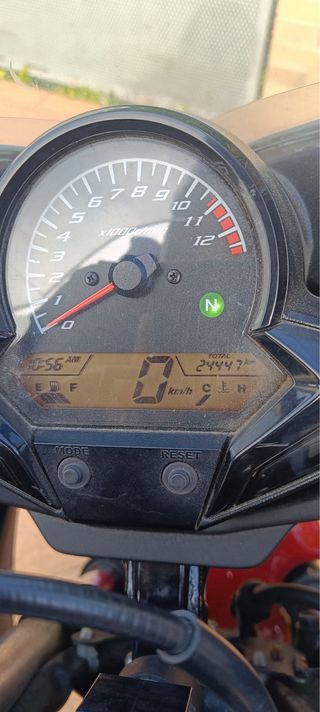 Honda CBR 125 R (2016) - moto A1