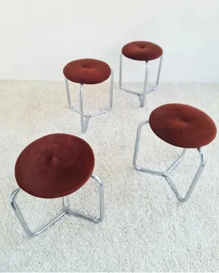 Set 4 tabureres bajos Space Age. Vintage 70s.