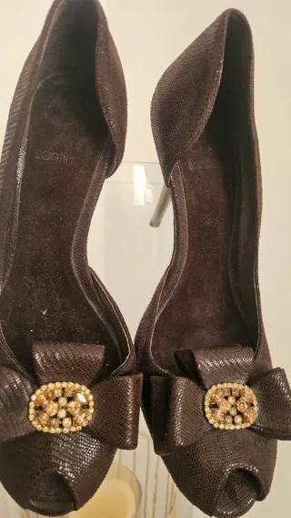 Zapatos de tacón Santino marrones con lazo
