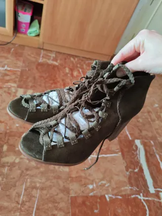 Botines verdes con cordones