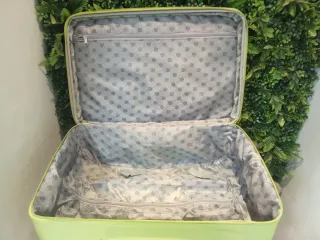 Maleta de viaje 60cm x 37cm x 25cm.