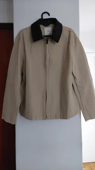 Parka Mango Beige Cuello Negro