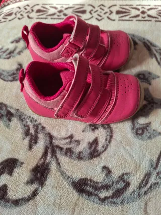 2 pares zapatos niña Talla 24