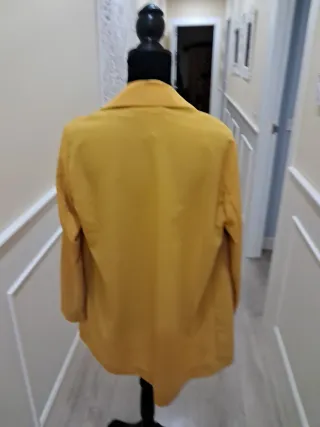 Lote 2 Blazers Stradivarius Amarillo rojo