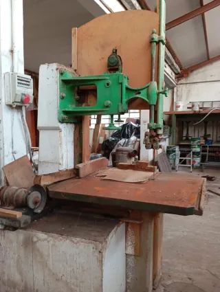 Sierra de carpintería antigua