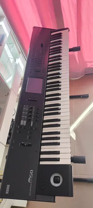 Korg m50 Workstation 73 Teclas