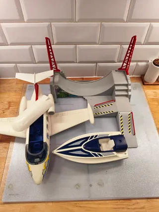 Avión, lancha policía y skate Playmobil