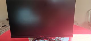 Monitor ASUS Nero da 24 pollici