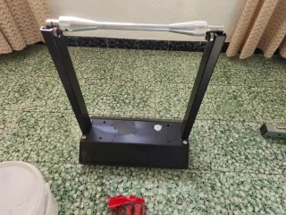 Desmontadora y equilibradora de ruedas de moto