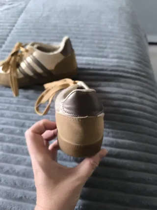 Zapatillas Adidas Niña Beige y Dorado