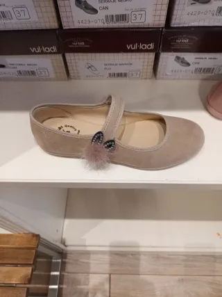 Merceditas beige blanditas