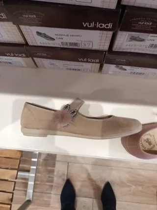 Merceditas beige blanditas