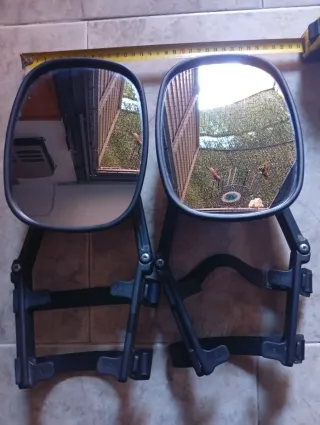 Espejo retrovisor para llevar caravanas.