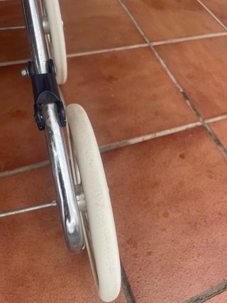 Coche de muñecas clásico