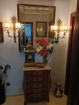 Recibidor Luis XV con espejo y apliques