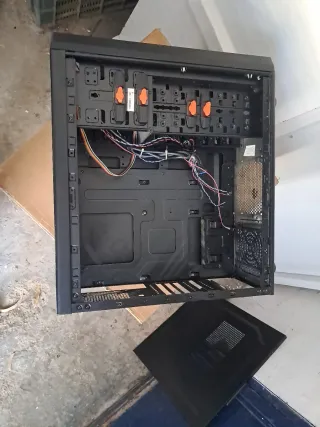 Caja Gaming PC Cougar